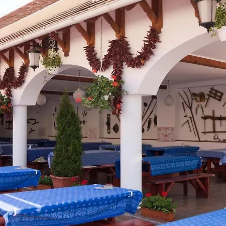 Fehertoi Halaszcsarda Es Szalloda